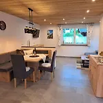 아파트 Rovina 사슈른